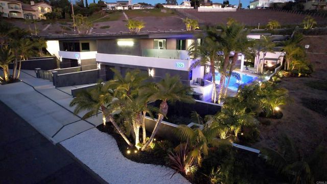 1095 Hoover Street, Carlsbad, CA 92008