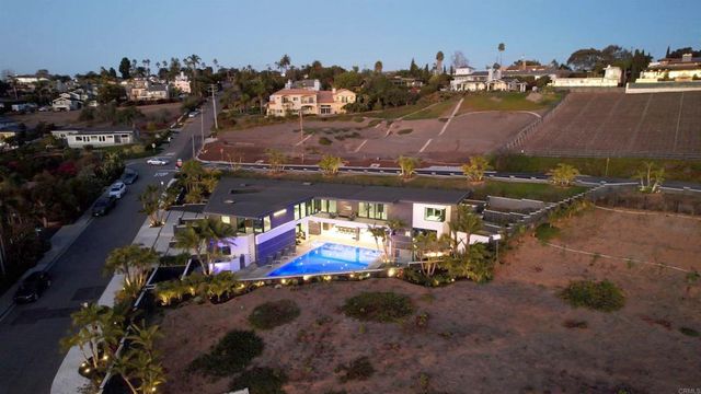 1095 Hoover Street, Carlsbad, CA 92008