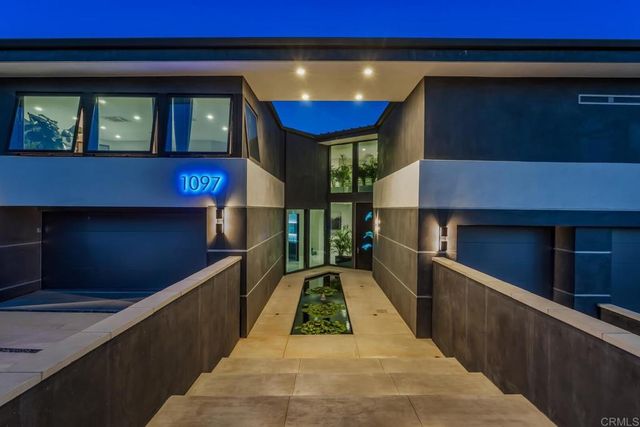 1095 Hoover Street, Carlsbad, CA 92008