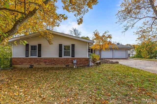 785 Golf Course Drive, Herculaneum, MO 63048