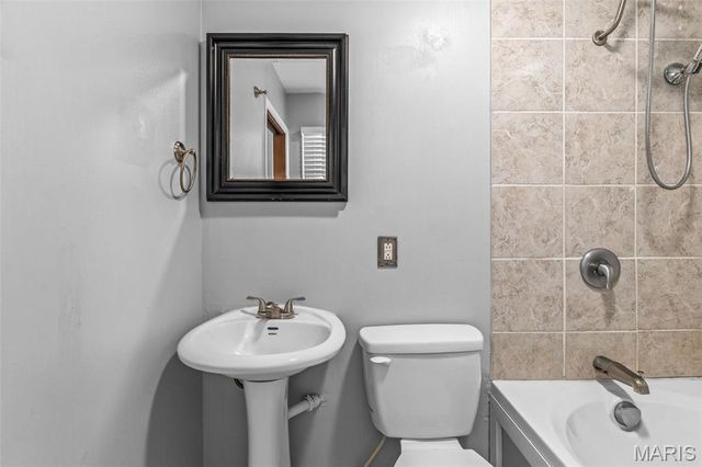 785 Golf Course Drive, Herculaneum, MO 63048