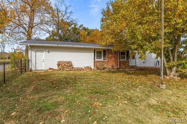 785 Golf Course Drive, Herculaneum, MO 63048