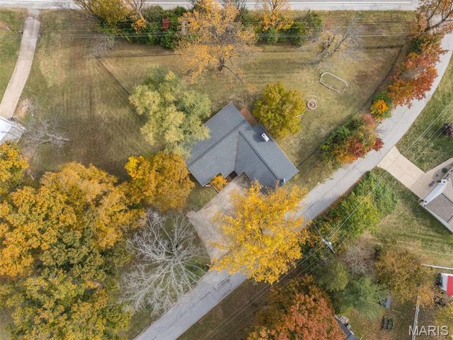 785 Golf Course Drive, Herculaneum, MO 63048
