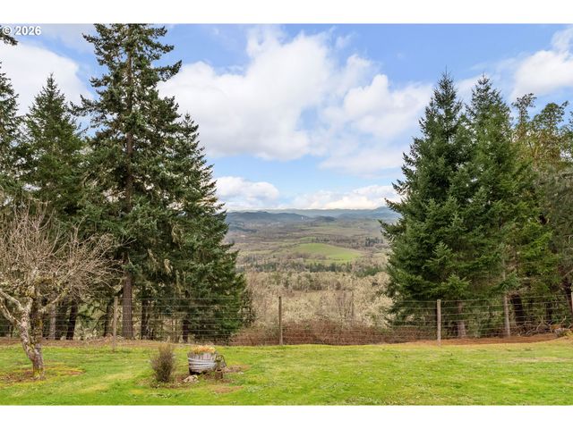 864 LARKSPUR Ln, Oakland, OR 97462