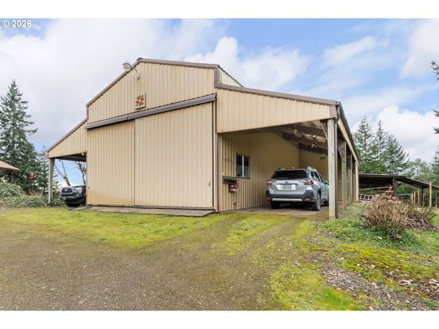 864 LARKSPUR Ln, Oakland, OR 97462