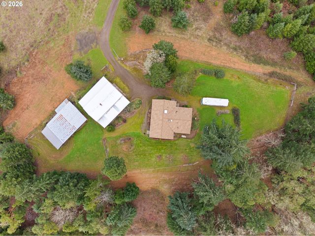 864 LARKSPUR Ln, Oakland, OR 97462