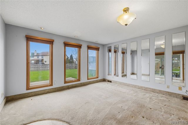 6941 Rebecca Drive, Wheatfield, NY 14304