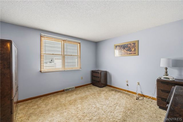 6941 Rebecca Drive, Wheatfield, NY 14304