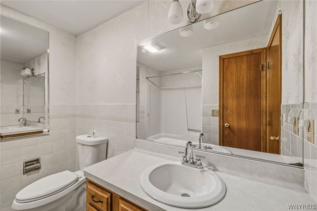 6941 Rebecca Drive, Wheatfield, NY 14304
