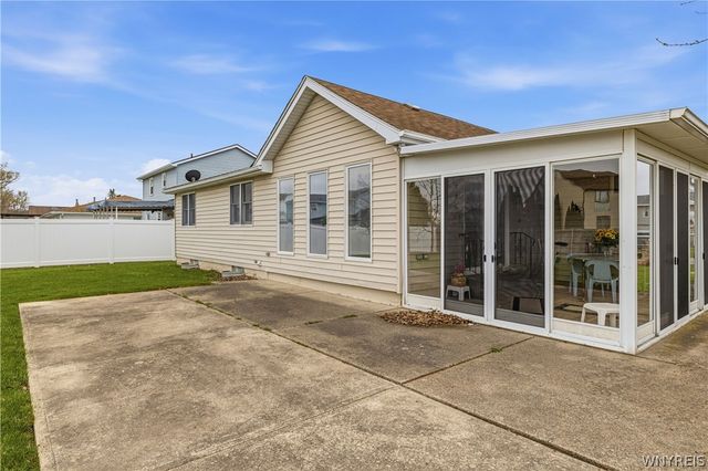 6941 Rebecca Drive, Wheatfield, NY 14304