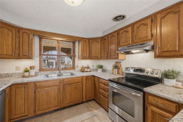 6941 Rebecca Drive, Wheatfield, NY 14304