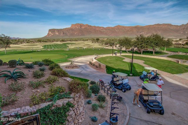 6590 E FLAT IRON Loop 55, Gold Canyon, AZ 85118