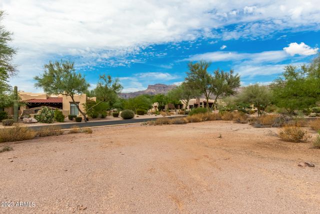 6590 E FLAT IRON Loop 55, Gold Canyon, AZ 85118