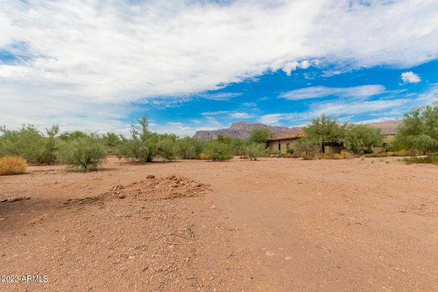 6590 E FLAT IRON Loop 55, Gold Canyon, AZ 85118