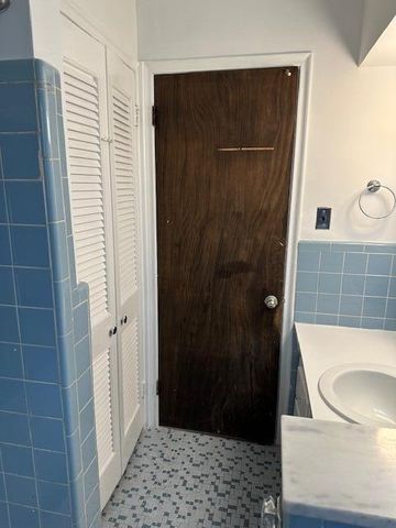 18547 Hillcrest Street, Livonia City, MI 48152