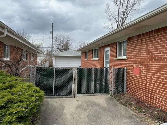 18547 Hillcrest Street, Livonia City, MI 48152