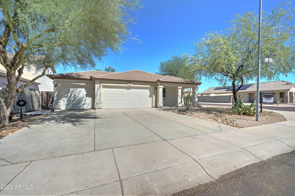2530 W CARSON Road, Phoenix, AZ 85041 — photo 2
