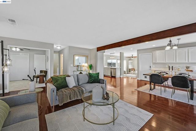 2376 Broadmoor St, Livermore, CA 94551