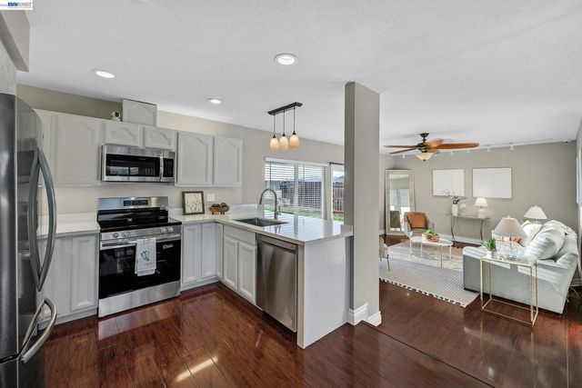 2376 Broadmoor St, Livermore, CA 94551