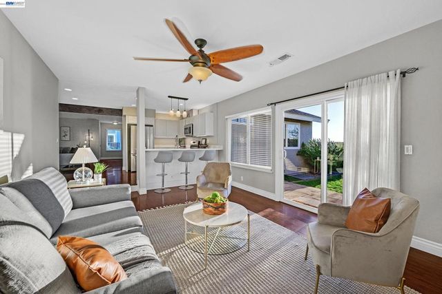 2376 Broadmoor St, Livermore, CA 94551