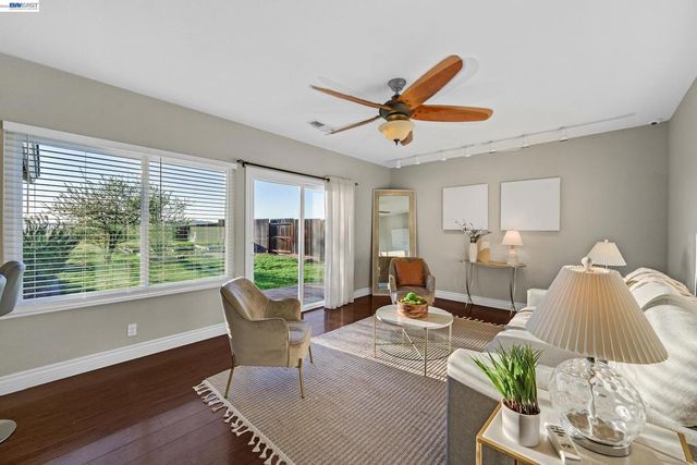 2376 Broadmoor St, Livermore, CA 94551