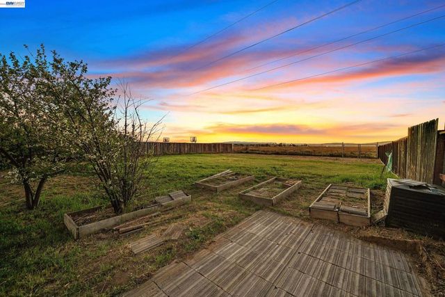 2376 Broadmoor St, Livermore, CA 94551