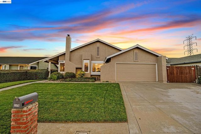 2376 Broadmoor St, Livermore, CA 94551