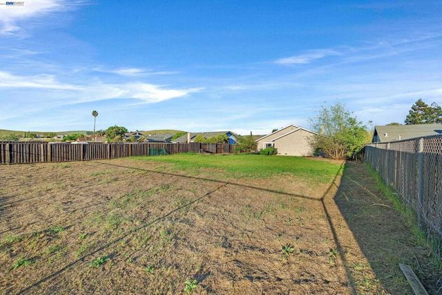 2376 Broadmoor St, Livermore, CA 94551