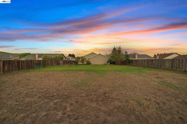 2376 Broadmoor St, Livermore, CA 94551