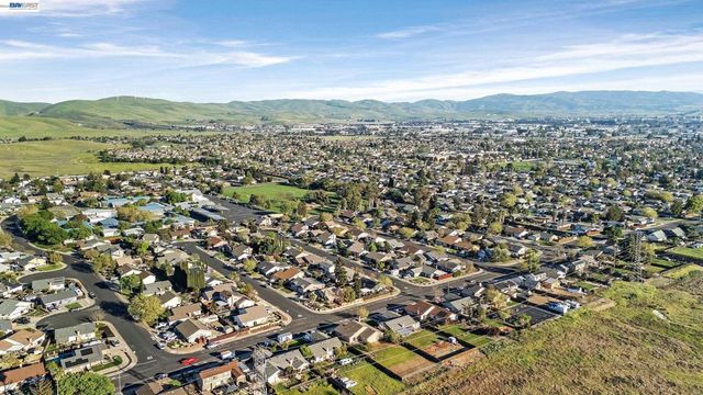 2376 Broadmoor St, Livermore, CA 94551