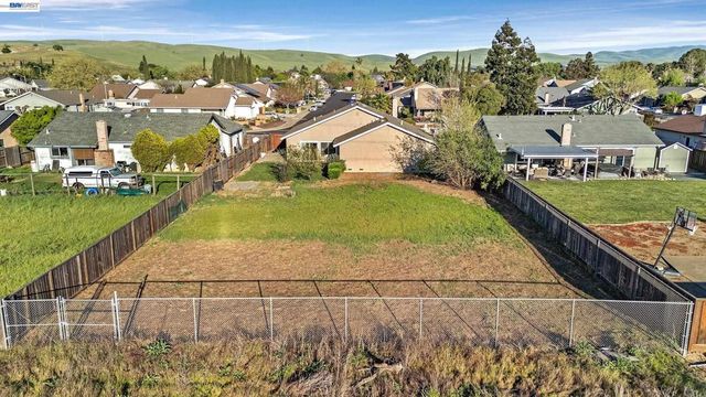2376 Broadmoor St, Livermore, CA 94551