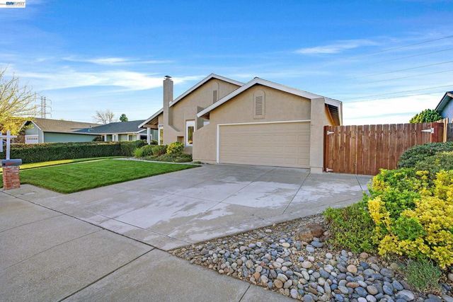 2376 Broadmoor St, Livermore, CA 94551