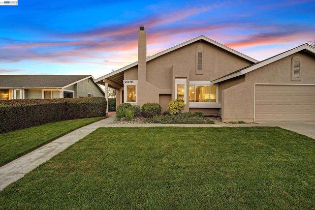 2376 Broadmoor St, Livermore, CA 94551