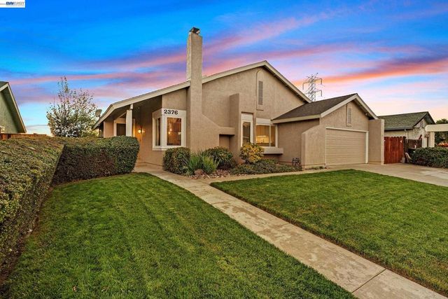 2376 Broadmoor St, Livermore, CA 94551
