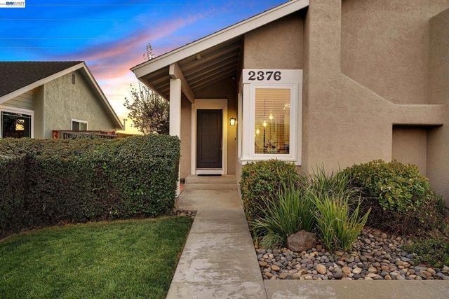 2376 Broadmoor St, Livermore, CA 94551