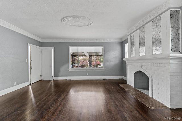 17614 Roselawn Street, Detroit, MI 48221