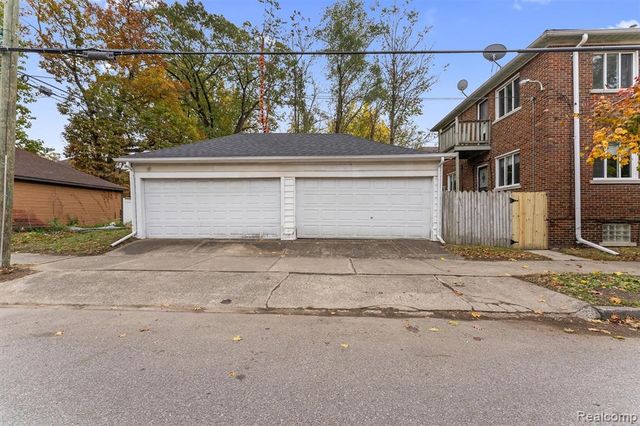 17614 Roselawn Street, Detroit, MI 48221