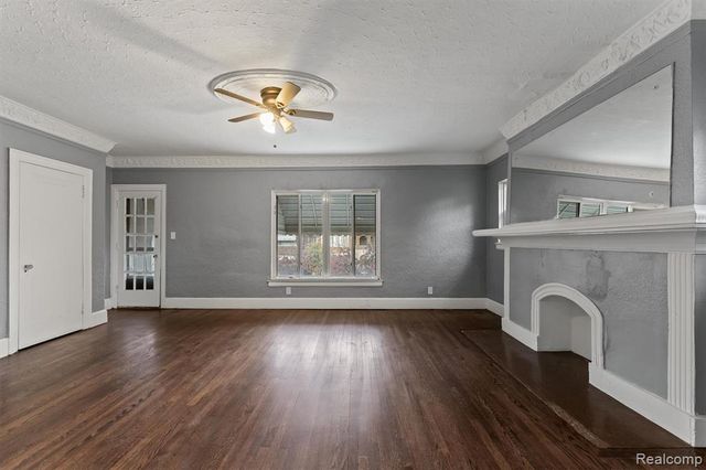 17614 Roselawn Street, Detroit, MI 48221