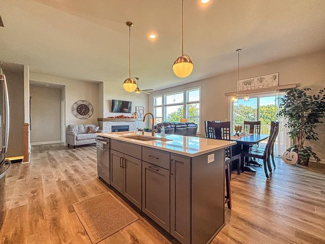 762 Brockway DRIVE, Mukwonago, WI 53149