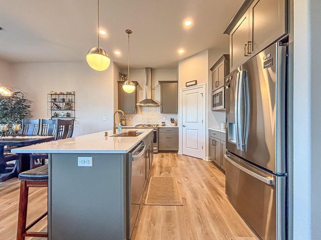 762 Brockway DRIVE, Mukwonago, WI 53149