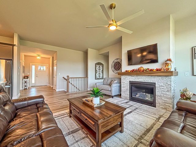 762 Brockway DRIVE, Mukwonago, WI 53149