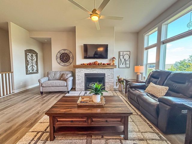 762 Brockway DRIVE, Mukwonago, WI 53149