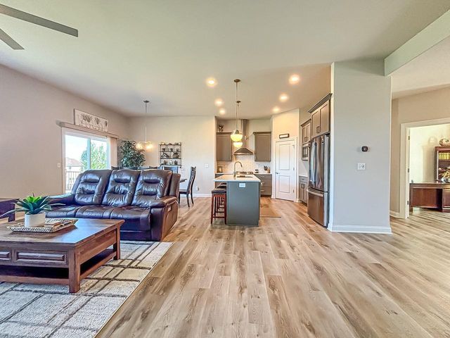 762 Brockway DRIVE, Mukwonago, WI 53149
