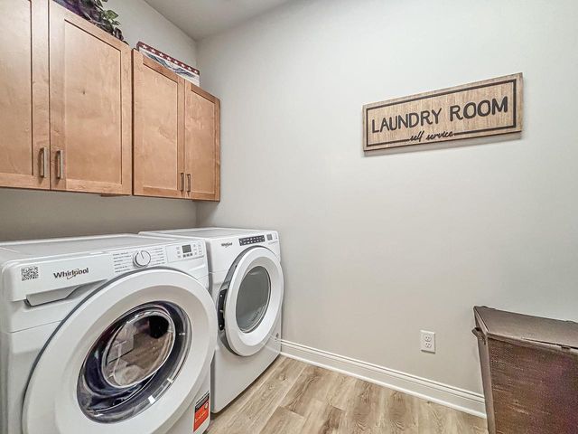762 Brockway DRIVE, Mukwonago, WI 53149