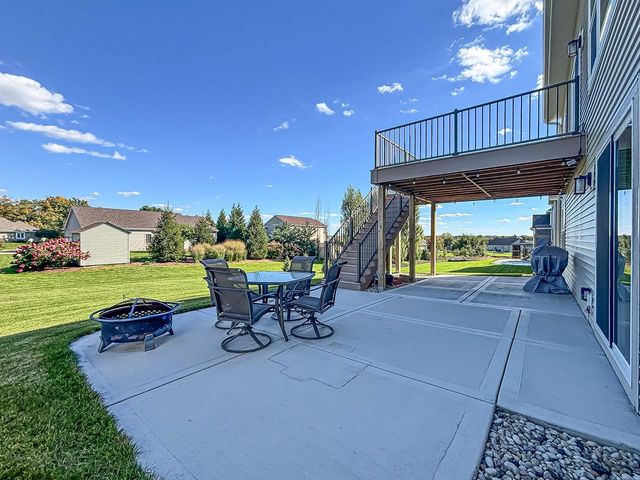 762 Brockway DRIVE, Mukwonago, WI 53149