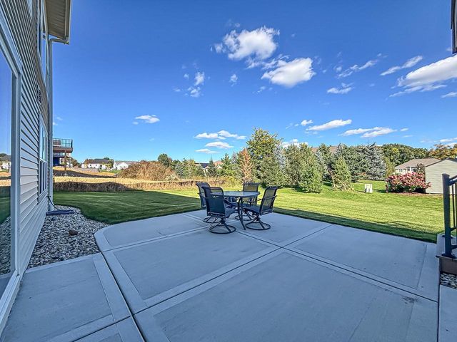 762 Brockway DRIVE, Mukwonago, WI 53149