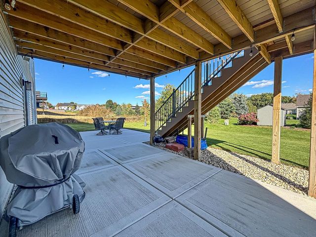 762 Brockway DRIVE, Mukwonago, WI 53149