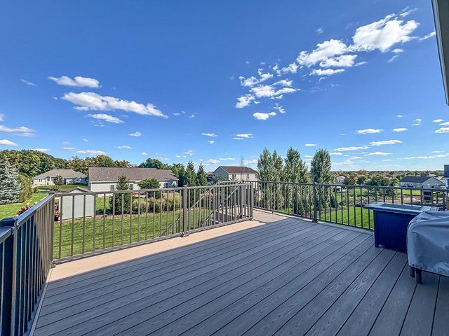762 Brockway DRIVE, Mukwonago, WI 53149