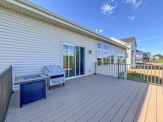 762 Brockway DRIVE, Mukwonago, WI 53149