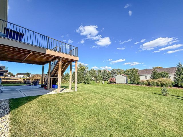 762 Brockway DRIVE, Mukwonago, WI 53149